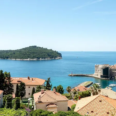 Astelas 4* Дубровник