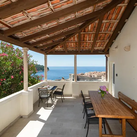 Astelas Guest house