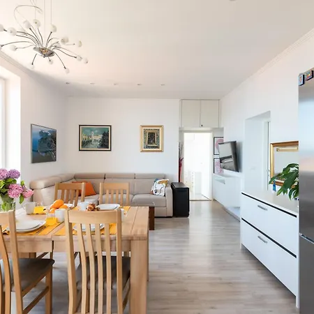 Astelas Guest house