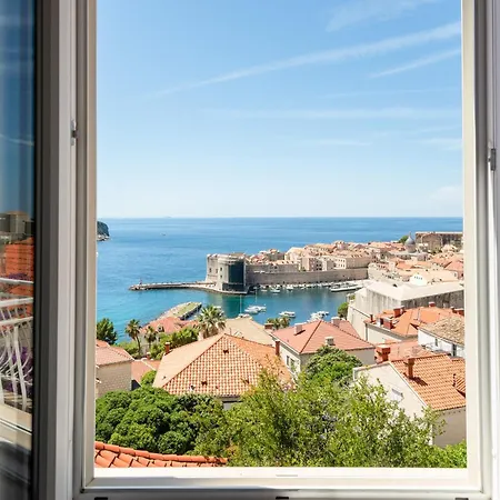 Astelas Guest house 4*