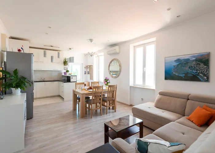 Casa de hóspedes Astelas 4*
